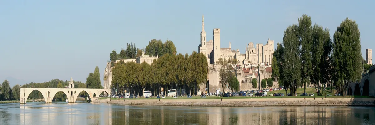 Image Installation abri de piscine Avignon