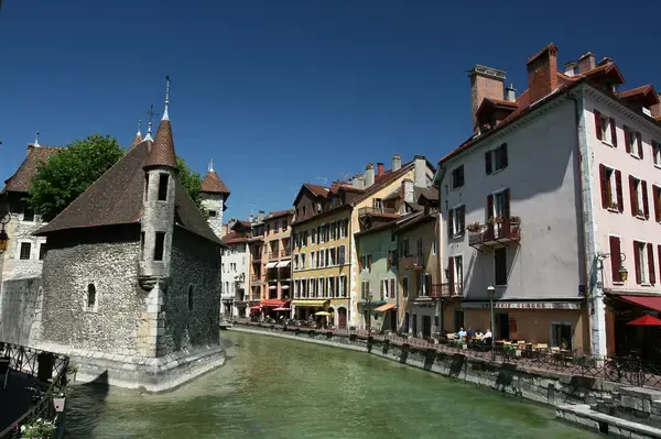 Abri Piscine Sur Mesure Installation abri de piscine Annecy