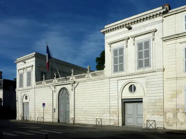 Abri Piscine Sur Mesure Installation abri de piscine Charente-Maritime