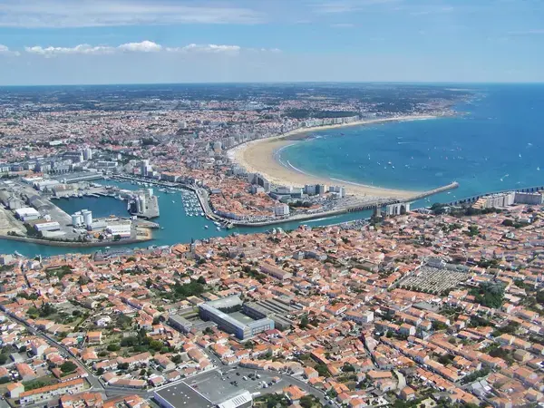 Abri Piscine Sur Mesure Installation abri de piscine Les Sables-d'Olonne