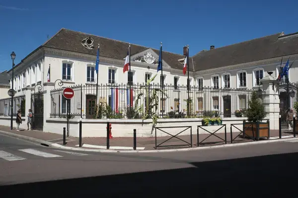 Abri Piscine Sur Mesure Installation abri de piscine Montereau-Fault-Yonne